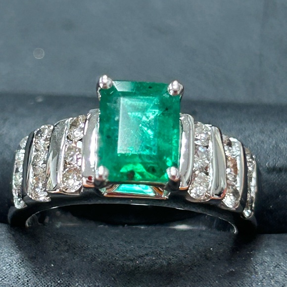 Jewelry - 14kt white gold emerald and diamond ring